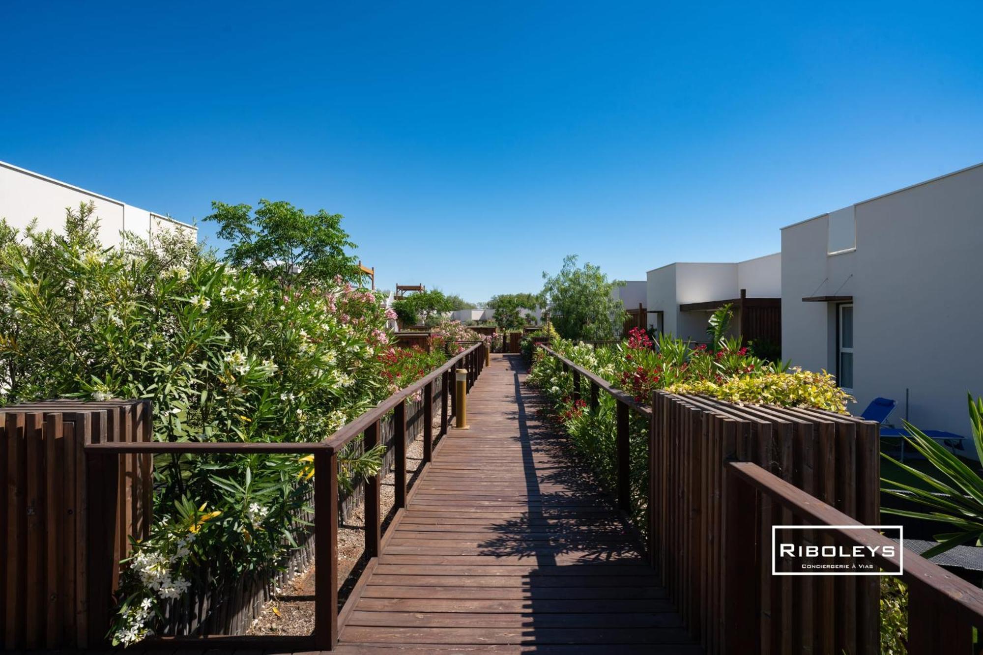 Villa T3 Climatisee En Residence Avec Piscine Vias Buitenkant foto